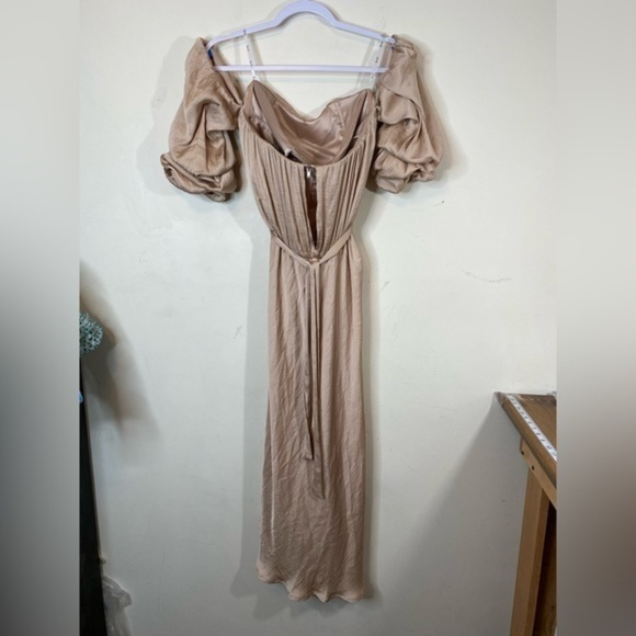 Bardot Caught Sleeve Dress In Pebble NWT Size 6. - Picture 2 of 7